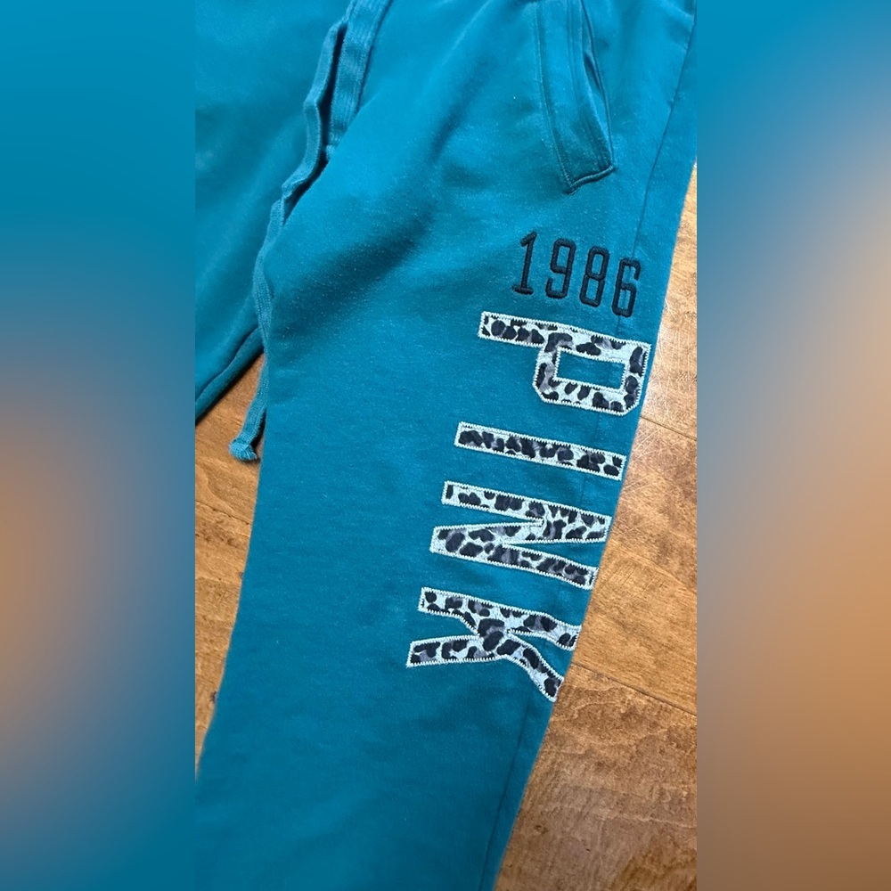 PINK VS Y2K Boyfriend Sweatpants Green Leopard Logo Raw Hem
